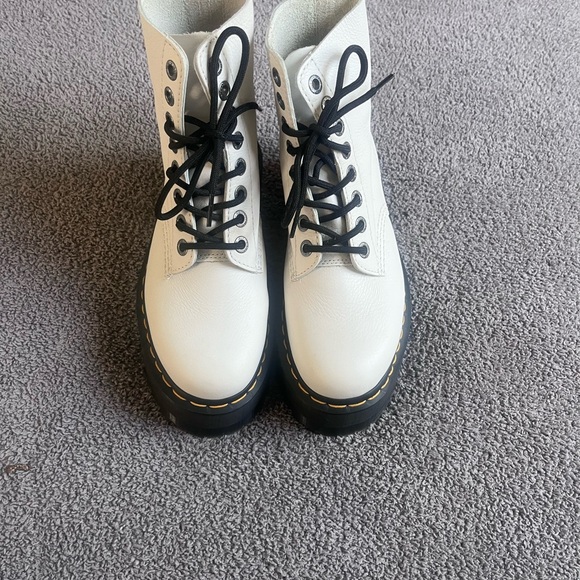 NWOT Dr. Martens White 1460 Pascal Max Boots - Picture 3 of 8